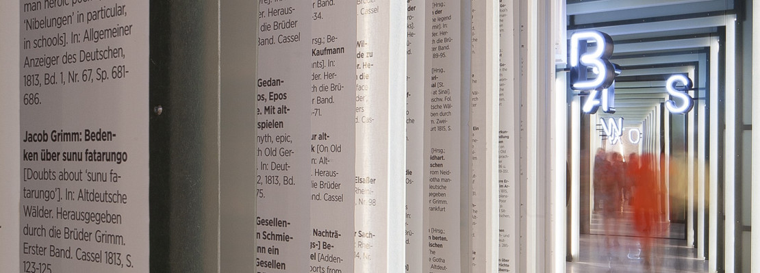 03_GRIMMWELT Innenansicht Gang durch Wörterbuch, 2015, Foto N.Frank beschnitten 2