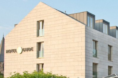 Hotel Gude
