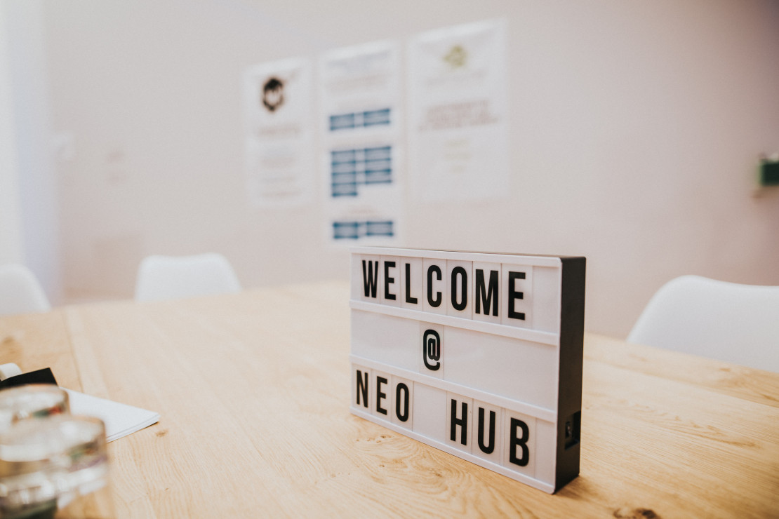 NEO HUB Kassel-Schild_NEO HUB GmbH