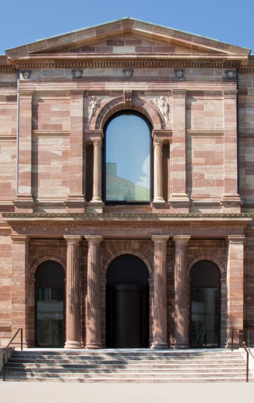 Neue Galerie_aussen-Front_Museumslandschaft Hessen Kassel 2.jpg