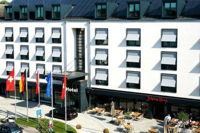 premium_Hotel_Schweizer_Hof_Außenansicht