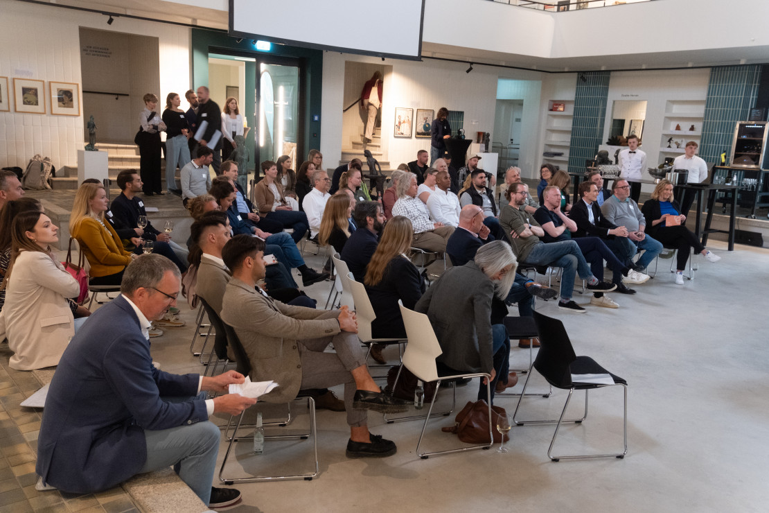 Vortrag im Hallenbad Ost 